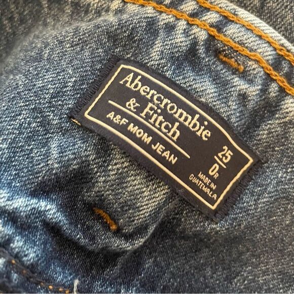 Abercrombie & Fitch "Mom Jean" Tapered Fray Leg Button Fly Size 25/0 - Picture 8 of 9